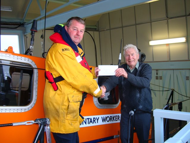 Coxswain, Martin Rudwick, with Brian Mariner